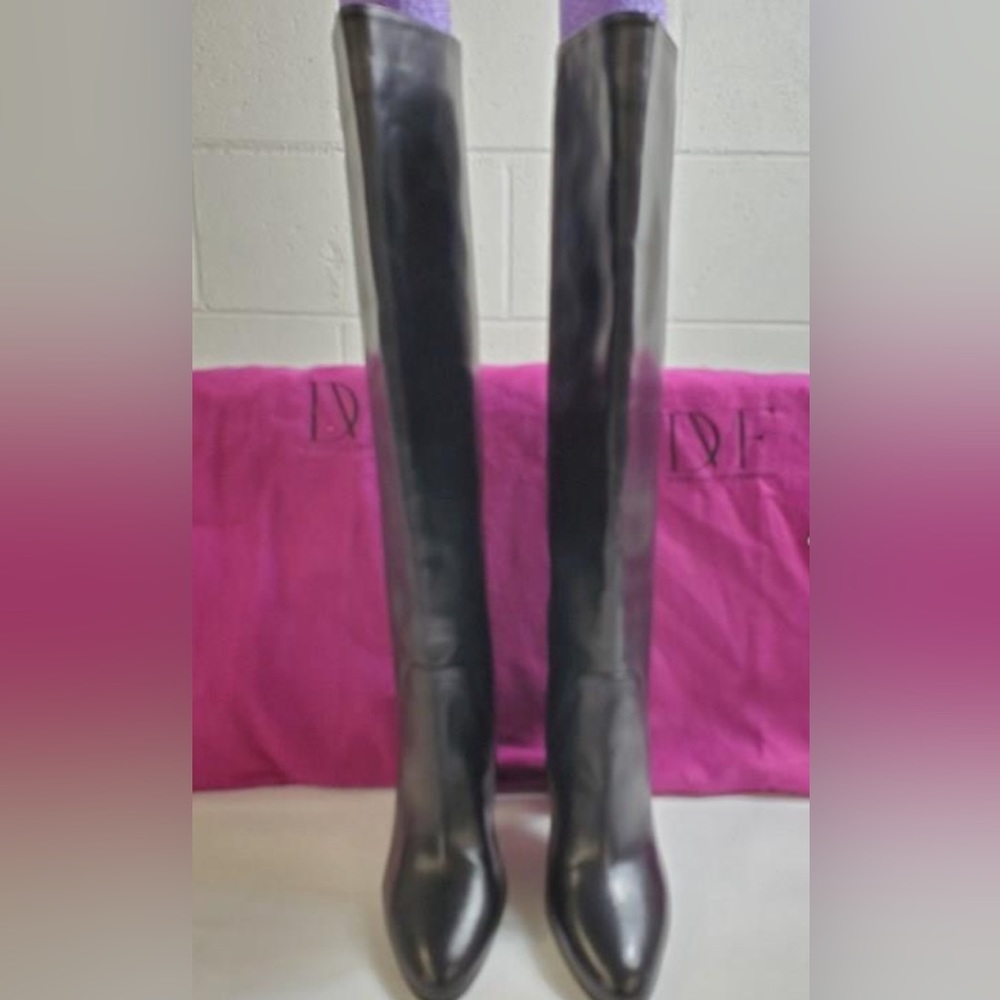 Diane Von Furstenberg woman’s Genna black pull on riding boot size 6.5